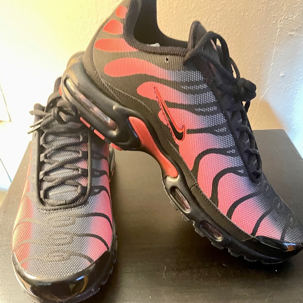 Nike Air Max Plus Bred Reflective Red & Black Lifestyle Shoes DZ4507-600
